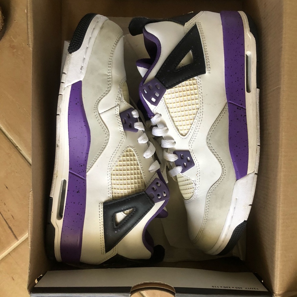 Air Jordans Retro 4s Violet